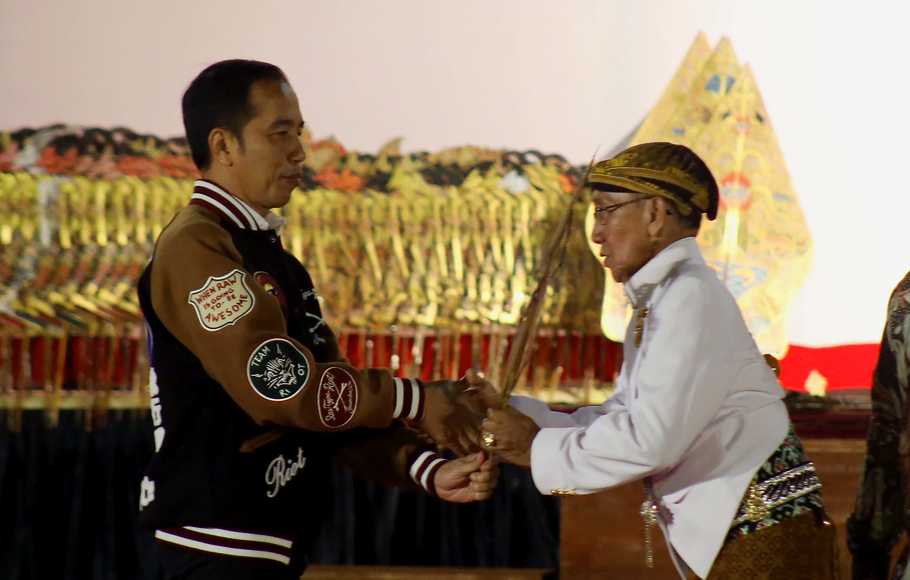 Dalang wayang kulit legendaris Ki Manteb Sudarsono meninggal dunia di usia 72 tahun