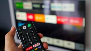 3 Keuntungan Pasang TV Kabel Untuk Keluarga